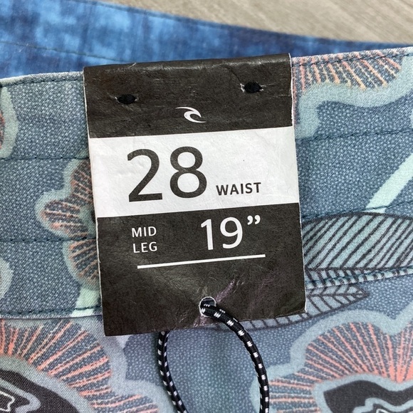 RIP CURL- SUN DRENCHED RAYS BOARD SHORTS - Picture 8 of 12